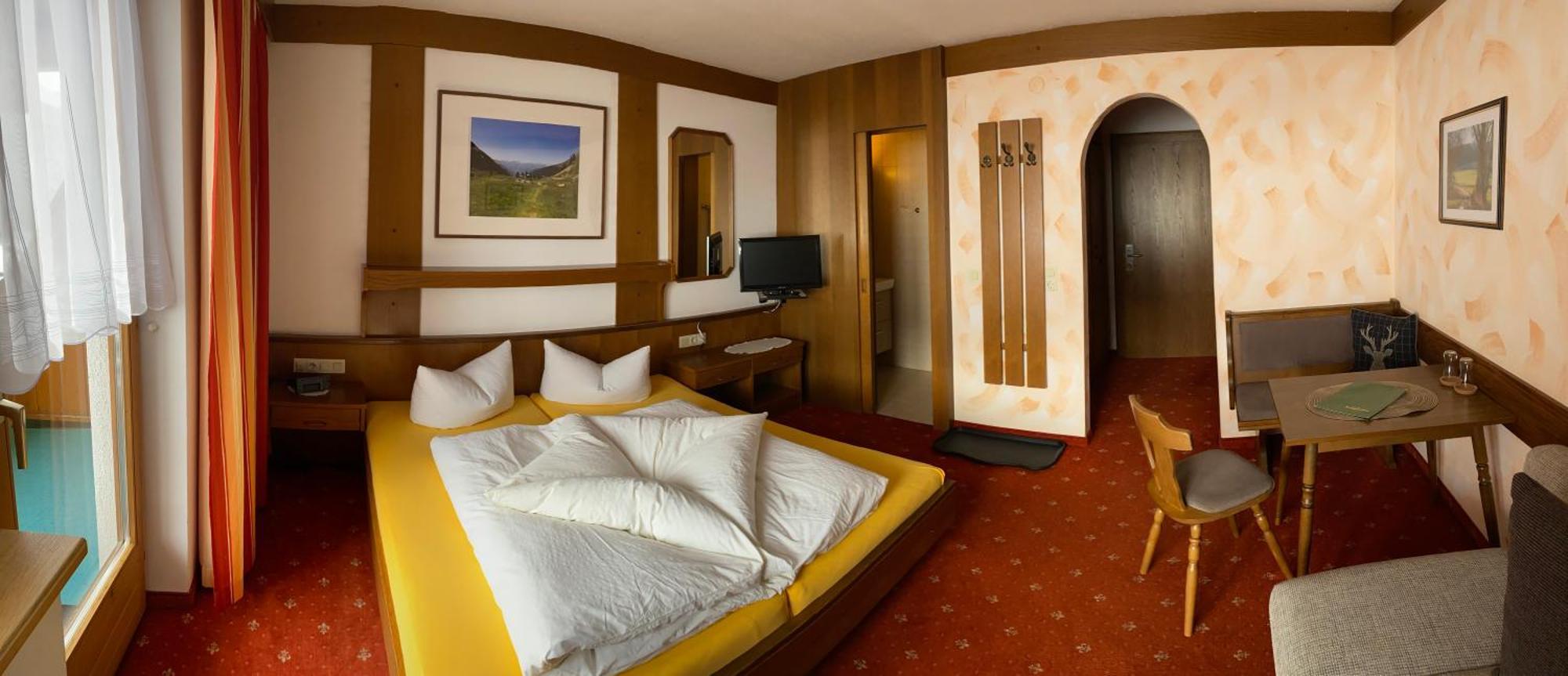 Landhaus Engadin เนาดาส ภายนอก รูปภาพ