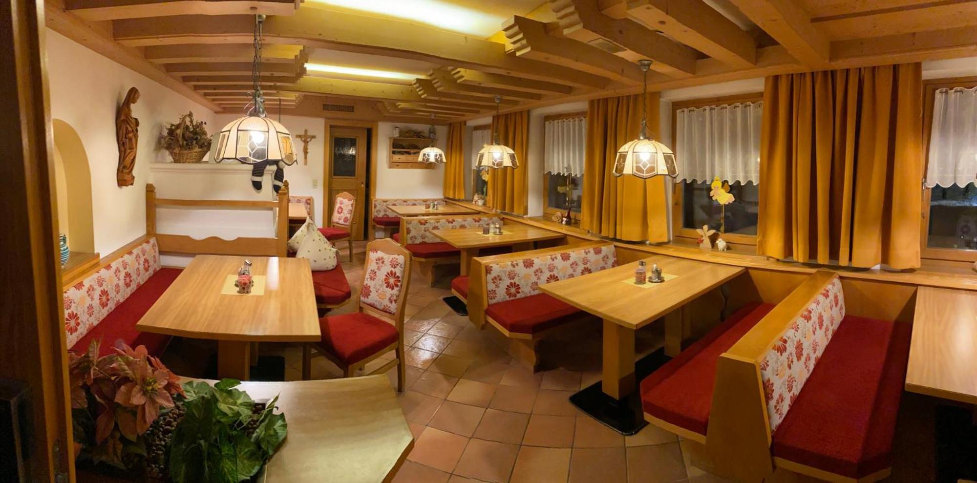 Landhaus Engadin เนาดาส ภายนอก รูปภาพ