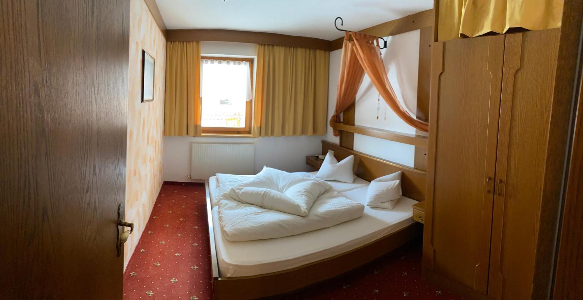 Landhaus Engadin เนาดาส ภายนอก รูปภาพ
