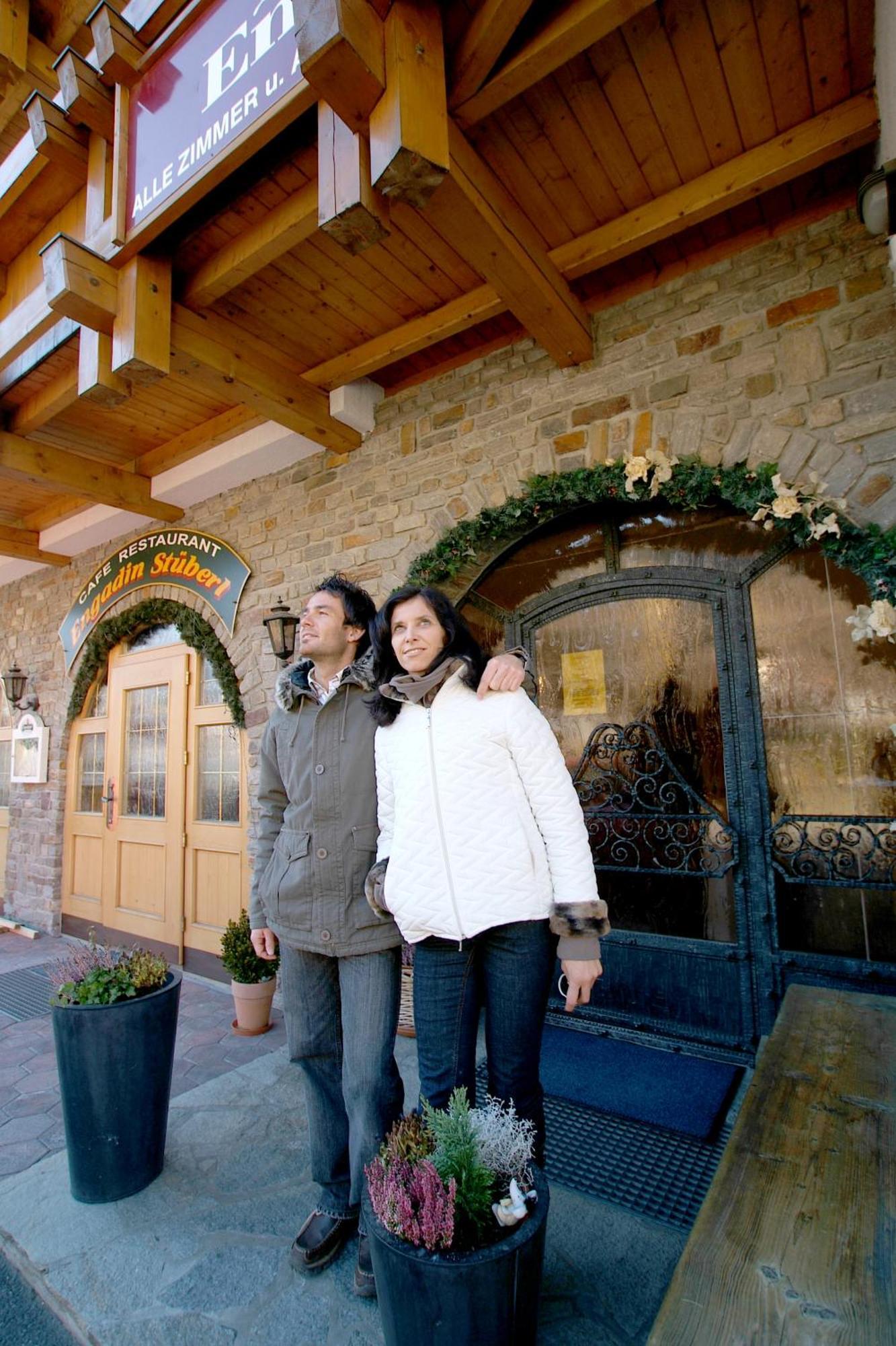 Landhaus Engadin เนาดาส ภายนอก รูปภาพ