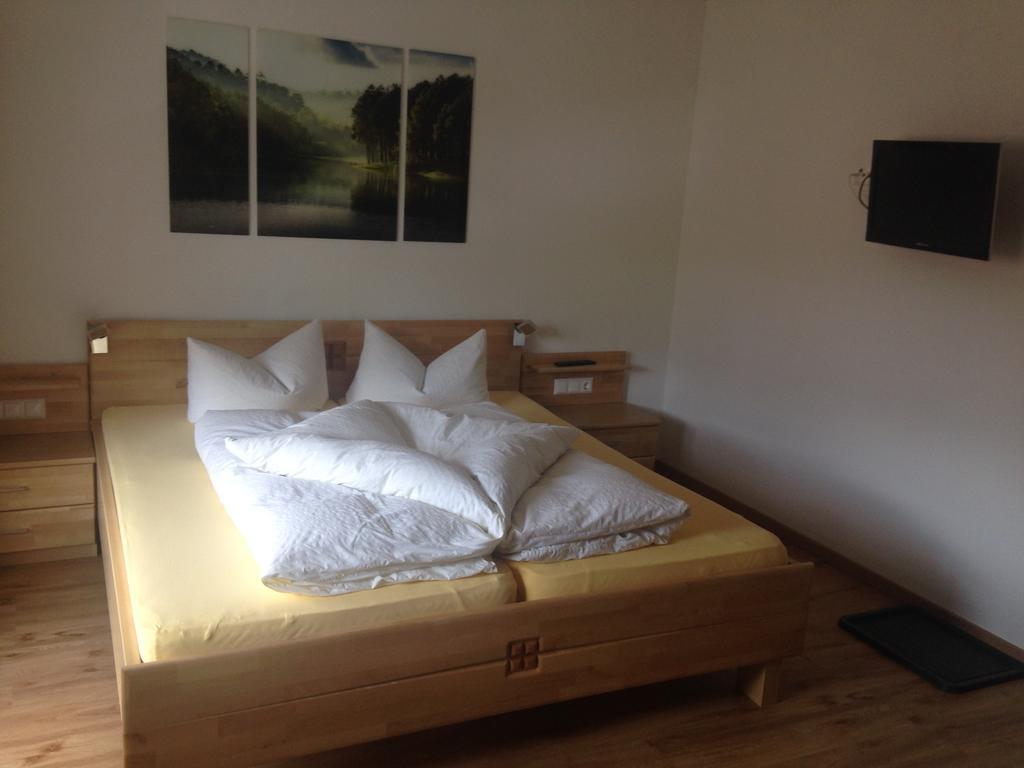 Landhaus Engadin เนาดาส ภายนอก รูปภาพ