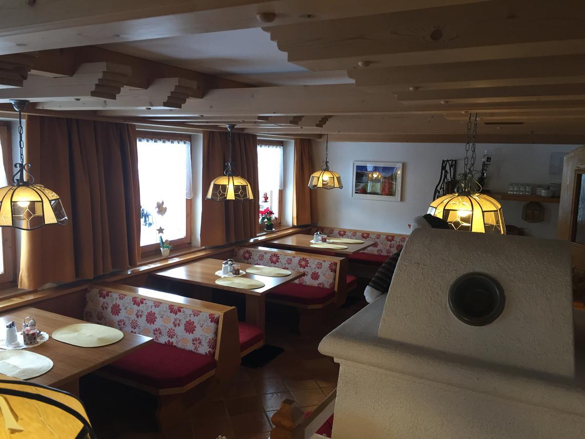 Landhaus Engadin เนาดาส ภายนอก รูปภาพ