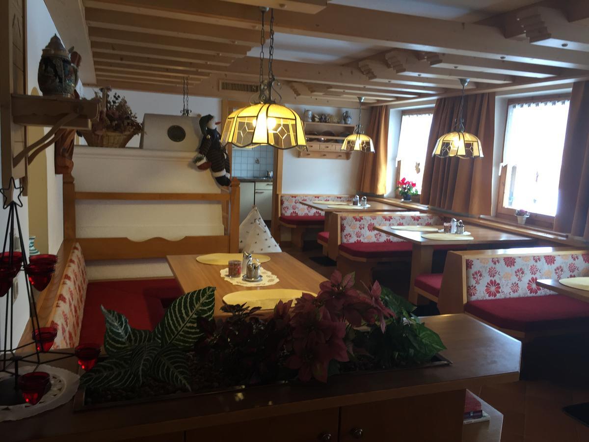 Landhaus Engadin เนาดาส ภายนอก รูปภาพ