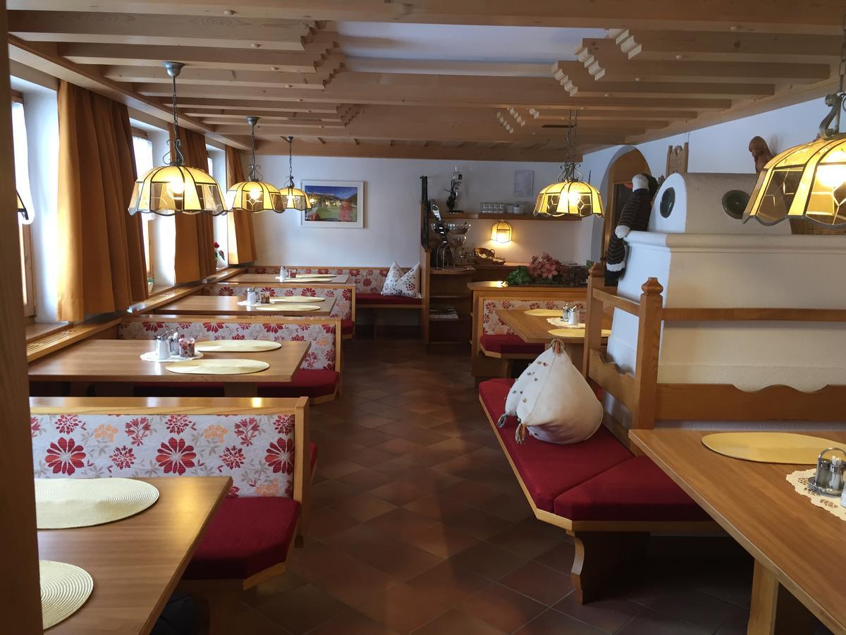 Landhaus Engadin เนาดาส ภายนอก รูปภาพ