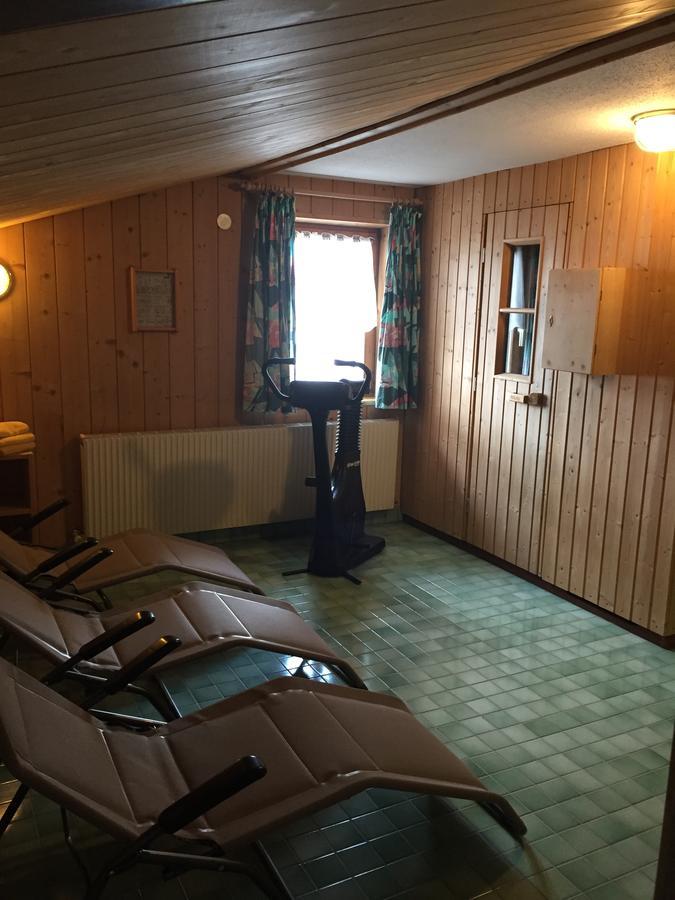 Landhaus Engadin เนาดาส ภายนอก รูปภาพ