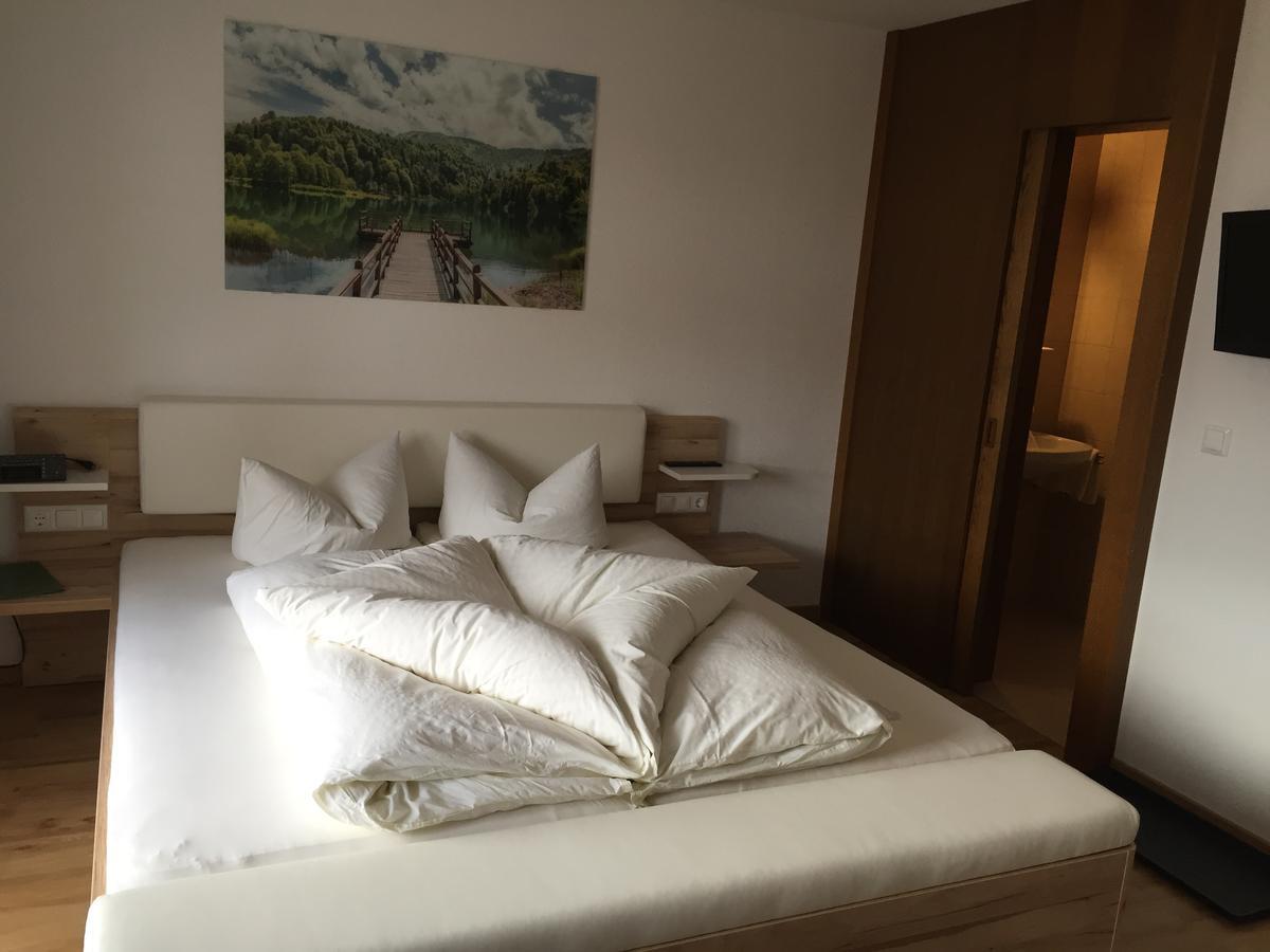 Landhaus Engadin เนาดาส ภายนอก รูปภาพ
